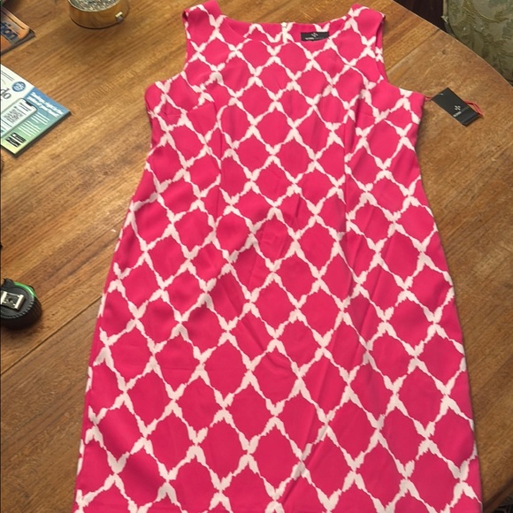 Ronni Nicole Dresses & Skirts - Pink and White Sleeveless Dress